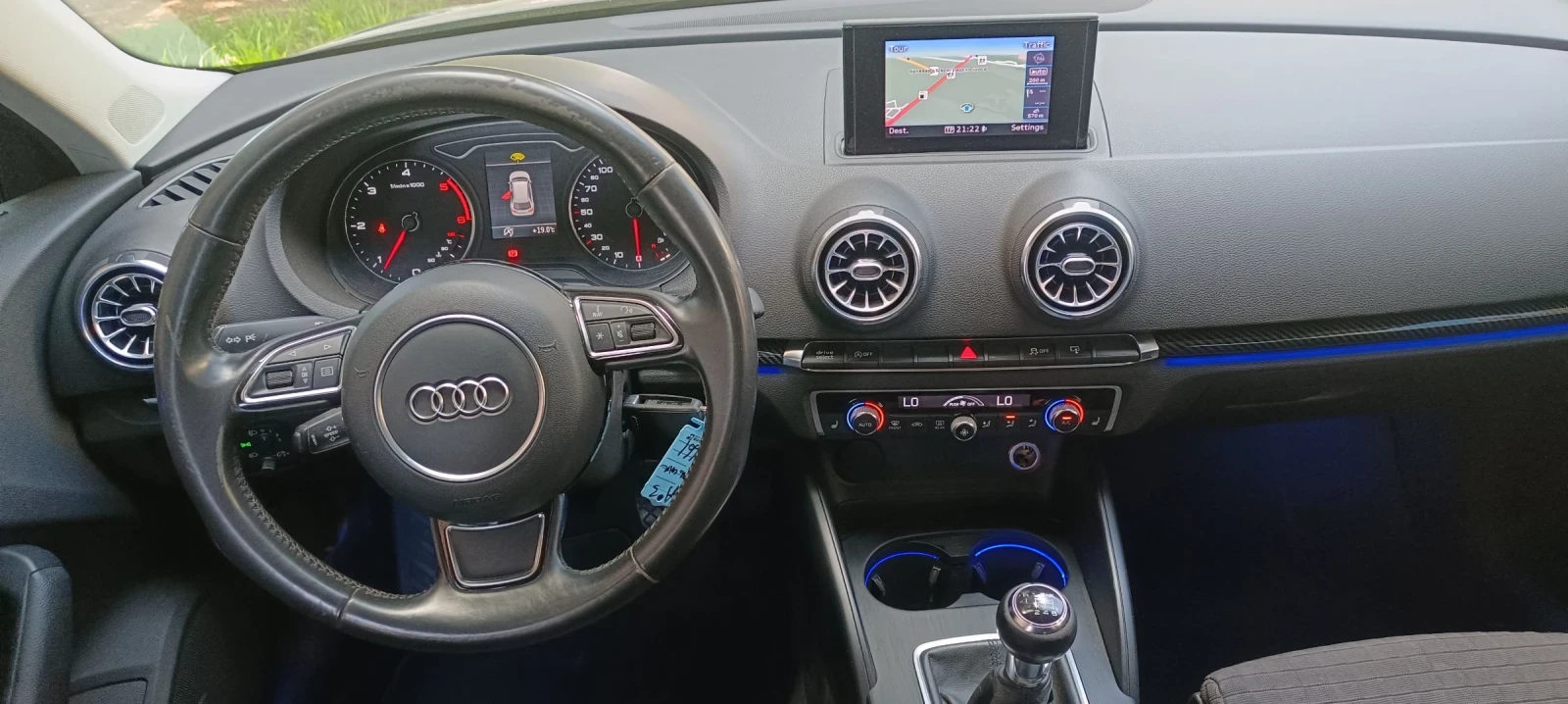 Audi A3 1.6 TDI 105k.c, снимка 9 - Автомобили и джипове - 54303126