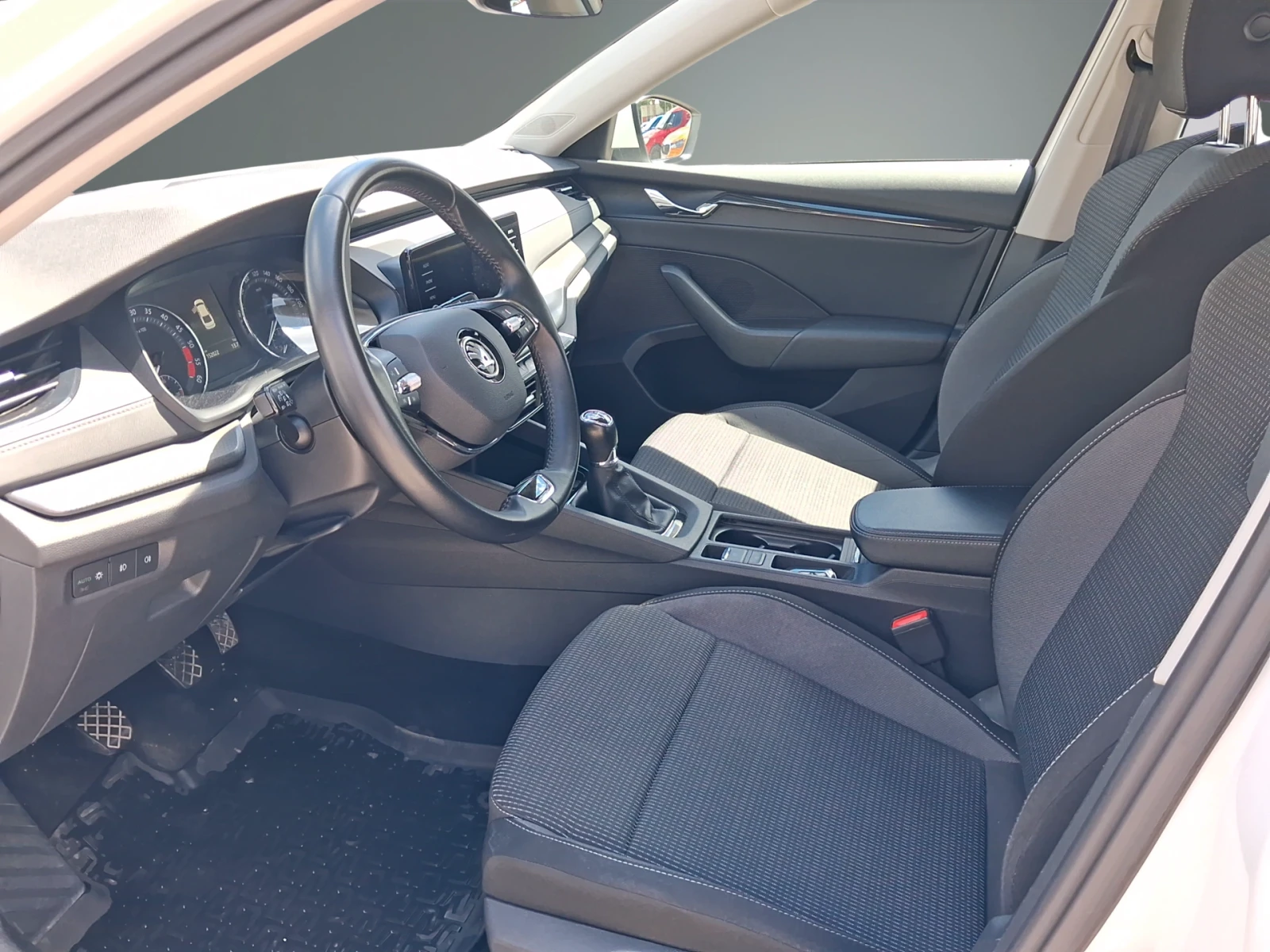 Skoda Octavia Октавия Амбишън 2, 0 TDI / 115к.с /, 6M, снимка 9 - Автомобили и джипове - 54914557