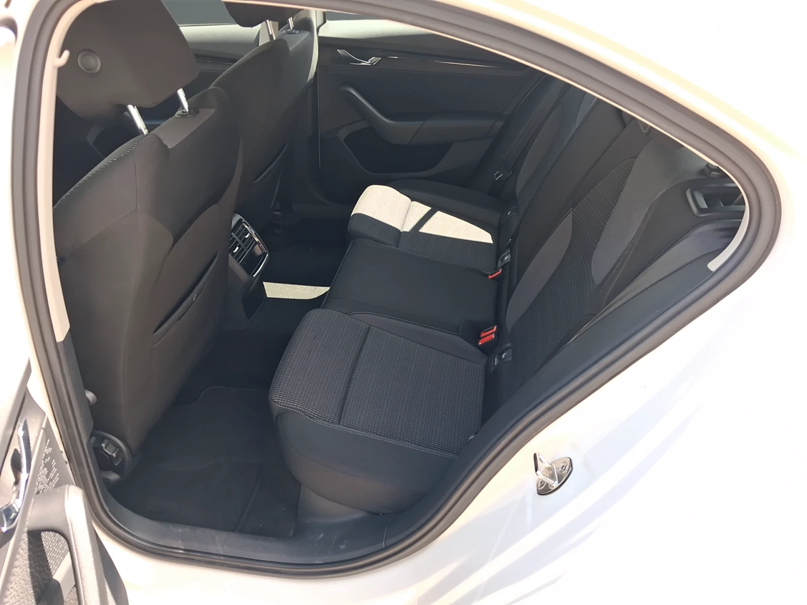 Skoda Octavia Октавия Амбишън 2, 0 TDI / 115к.с /, 6M, снимка 12 - Автомобили и джипове - 54914557
