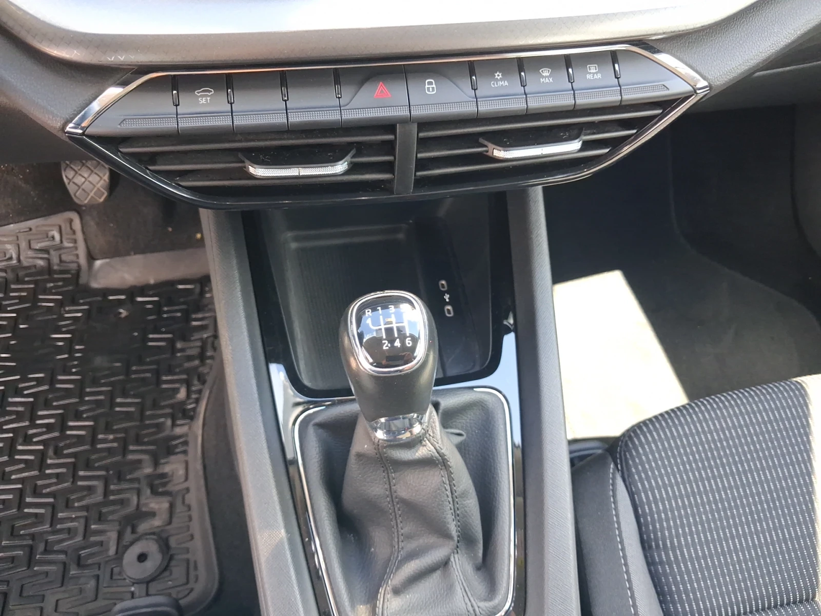 Skoda Octavia Октавия Амбишън 2, 0 TDI / 115к.с /, 6M, снимка 14 - Автомобили и джипове - 54914557