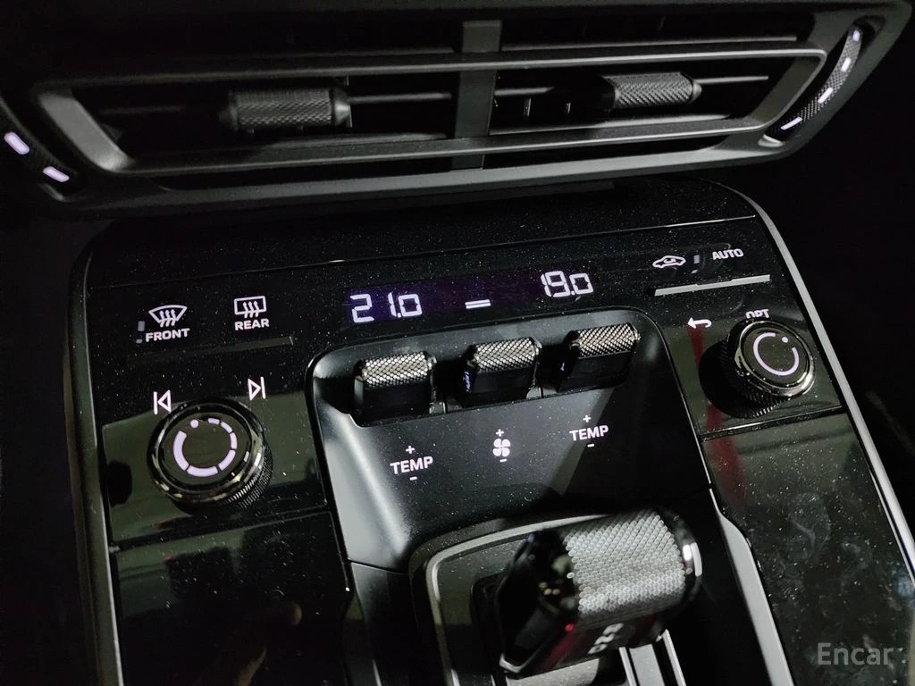 Porsche 911 CARRERA* BOSE* LIFT* CHRONO* 360 КАМЕРИ* ОБДУХВАНЕ, снимка 15 - Автомобили и джипове - 54958301