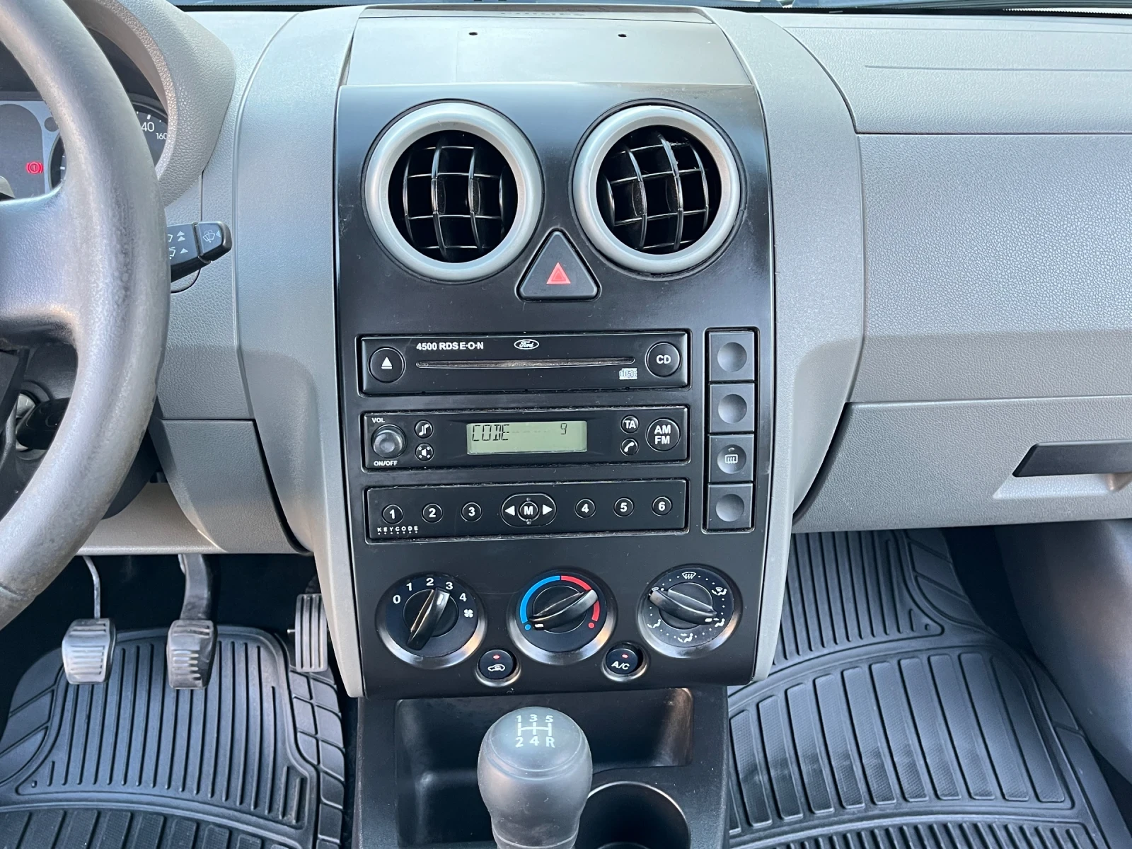 Ford Fusion 1.6/2003/ГОДИНА, снимка 15 - Автомобили и джипове - 55546921