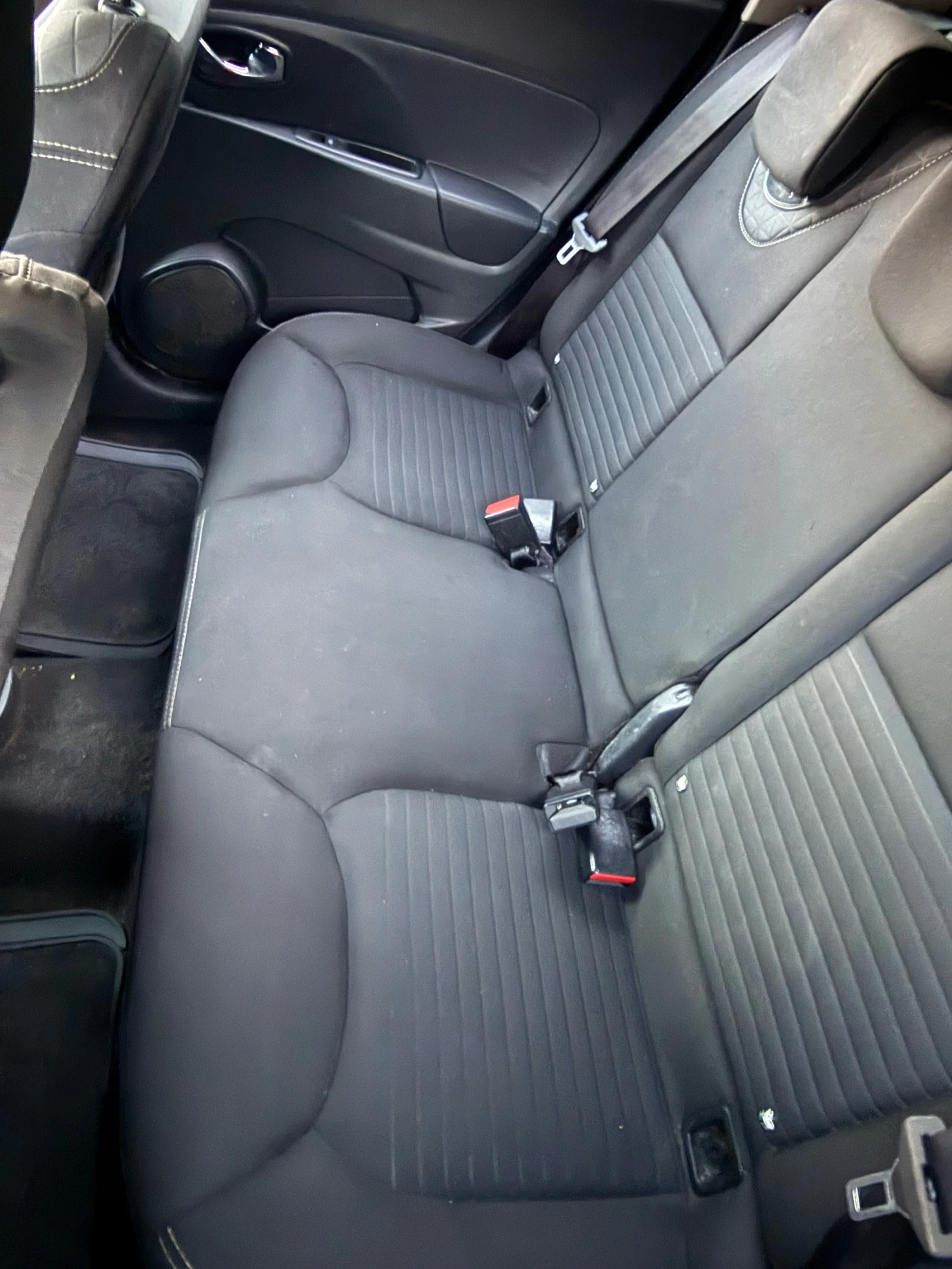 Renault Clio 1.5 DCI, снимка 8 - Автомобили и джипове - 55753907