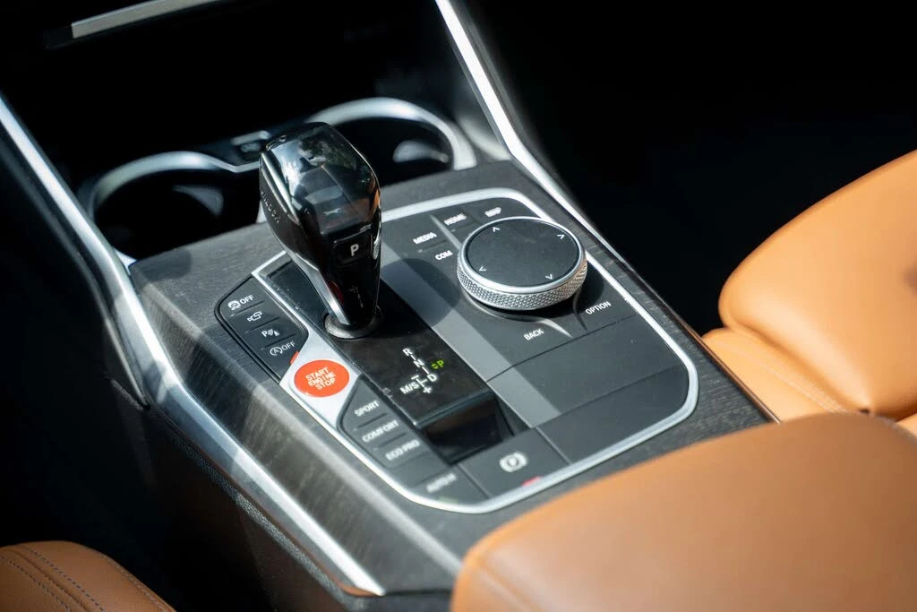 BMW 340 xDrive/360 камери/ HUD/ Harman Kardon/ Adaptive cr, снимка 15 - Автомобили и джипове - 55786589