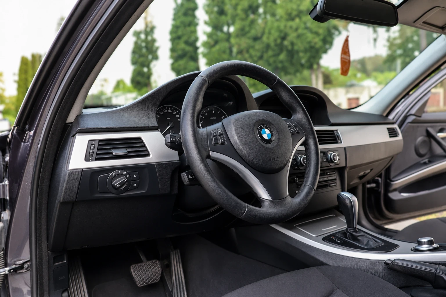 BMW 320, снимка 11 - Автомобили и джипове - 55903227