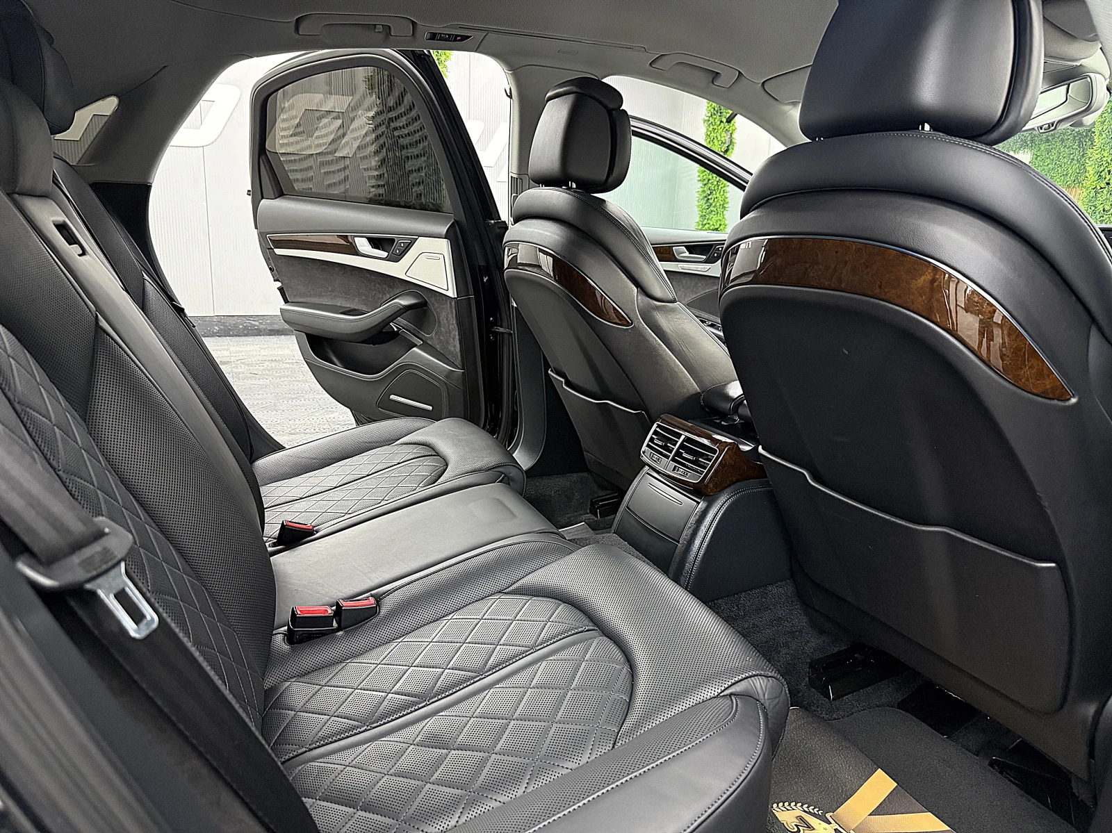 Audi A8 4.2TDI/MATRIX/ПОДГРЕВ ОБДУХВАНЕ ГЕРМАНИЯ ЛИЗИНГ, снимка 12 - Автомобили и джипове - 55949193