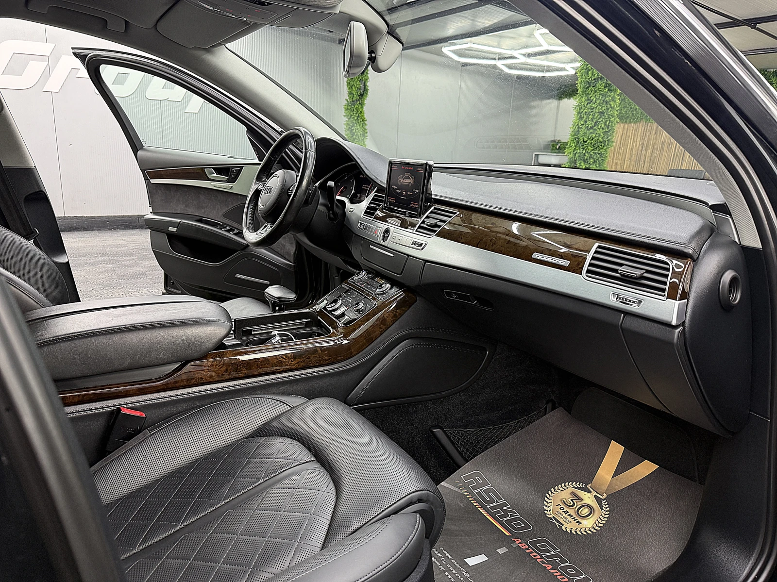 Audi A8 4.2TDI/MATRIX/ПОДГРЕВ ОБДУХВАНЕ ГЕРМАНИЯ ЛИЗИНГ, снимка 10 - Автомобили и джипове - 55949193