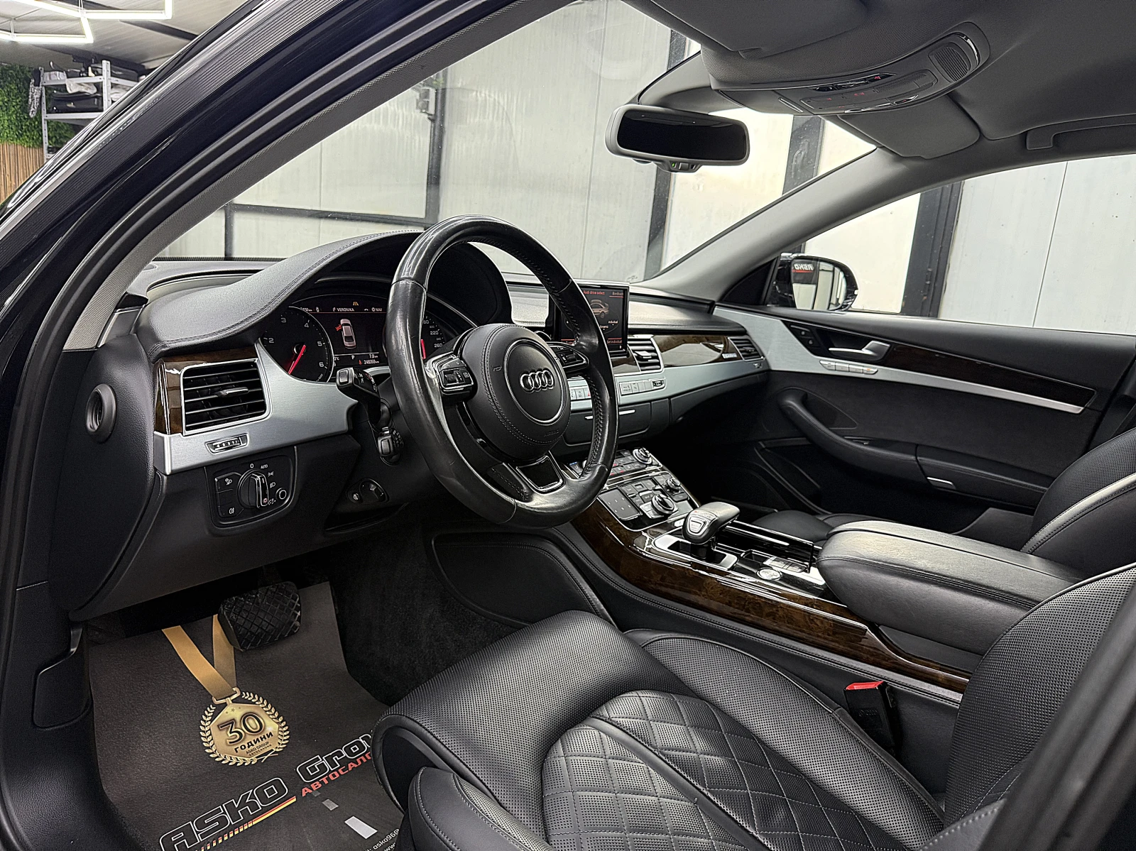 Audi A8 4.2TDI/MATRIX/ПОДГРЕВ ОБДУХВАНЕ ГЕРМАНИЯ ЛИЗИНГ, снимка 15 - Автомобили и джипове - 55949193