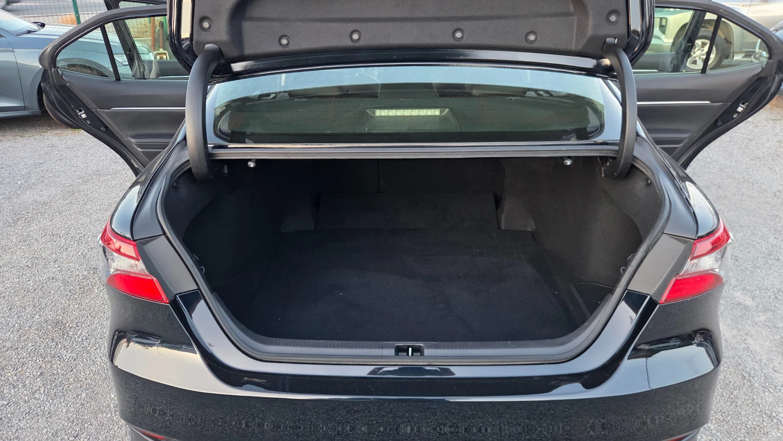 Toyota Camry 2.5 Hybrid e-CVT | Mobile.bg � ����������� 14