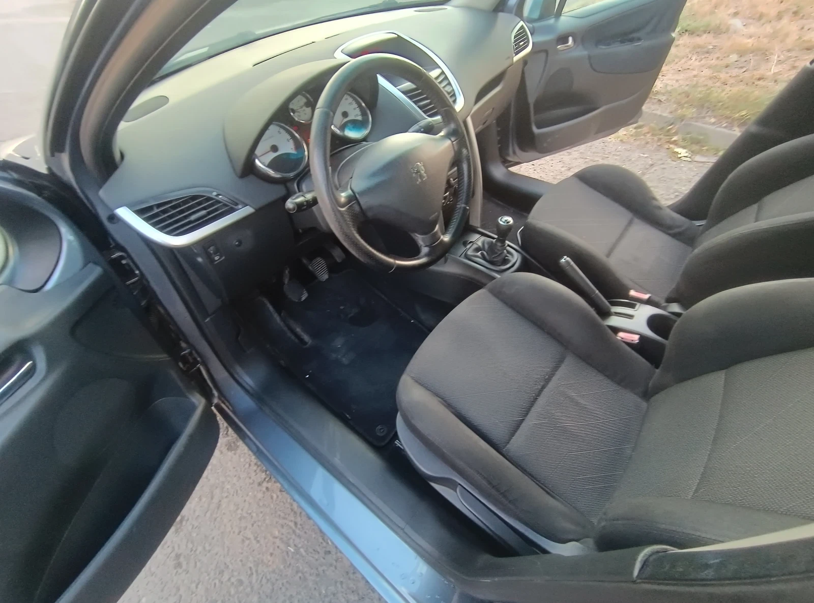 Peugeot 207 1.6 бензин , снимка 10 - Автомобили и джипове - 56665576