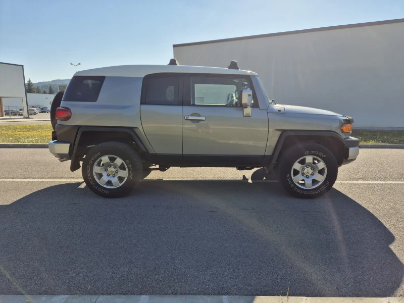 Toyota Fj cruiser 4.0 Ръчни Скорости 2010, снимка 4 - Автомобили и джипове - 46953009