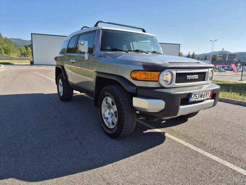 Toyota Fj cruiser 4.0 Ръчни Скорости 2010, снимка 3 - Автомобили и джипове - 46953009