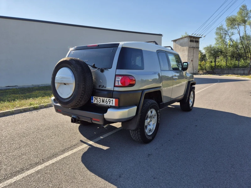 Toyota Fj cruiser 4.0 Ръчни Скорости 2010, снимка 5 - Автомобили и джипове - 46953009