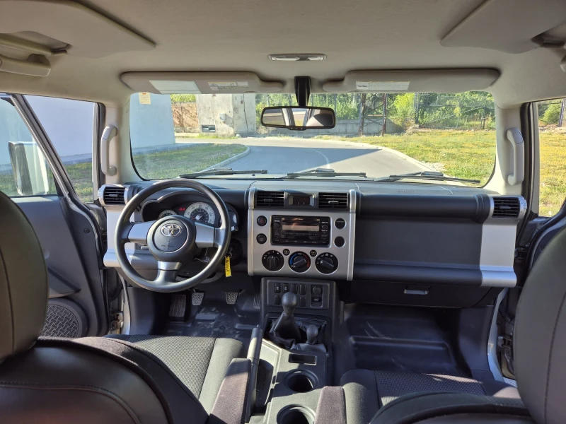 Toyota Fj cruiser 4.0 Ръчни Скорости 2010, снимка 15 - Автомобили и джипове - 46953009