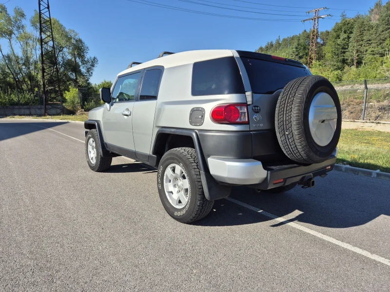 Toyota Fj cruiser 4.0 Ръчни Скорости 2010, снимка 8 - Автомобили и джипове - 46953009