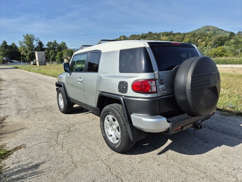 Toyota Fj cruiser 4.0 Ръчни Скорости 2010, снимка 7 - Автомобили и джипове - 46953009