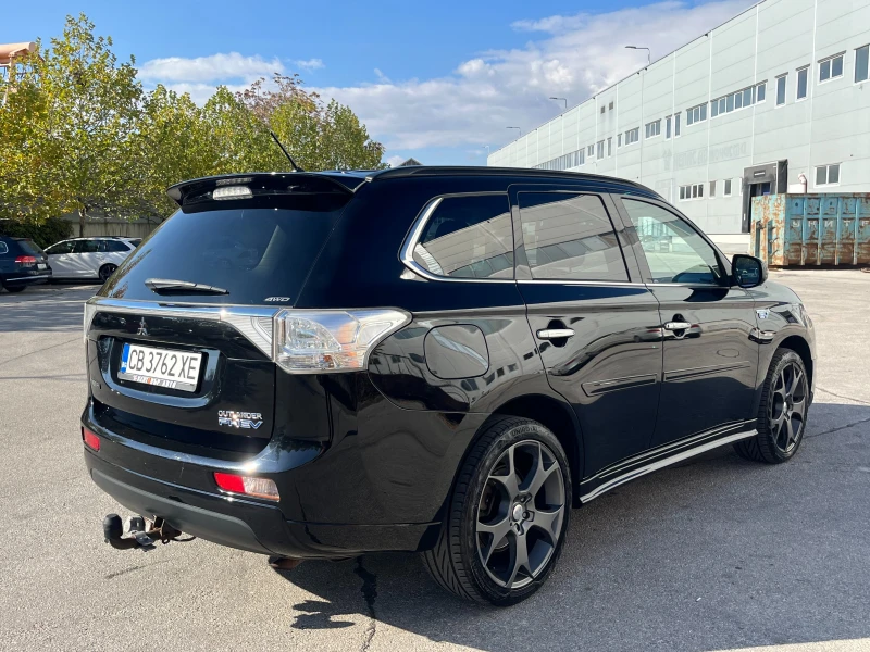 Mitsubishi Outlander 2.0i Hybrid, снимка 4 - Автомобили и джипове - 47796556