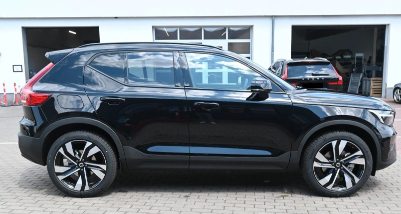 Volvo XC40 B4 AWD = Plus Dark= Гаранция, снимка 5 - Автомобили и джипове - 48102346