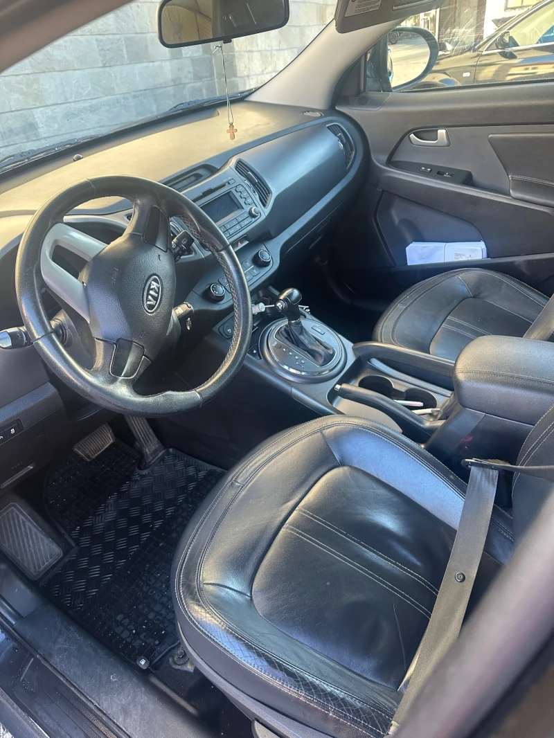 Kia Sportage, снимка 9 - Автомобили и джипове - 48386349