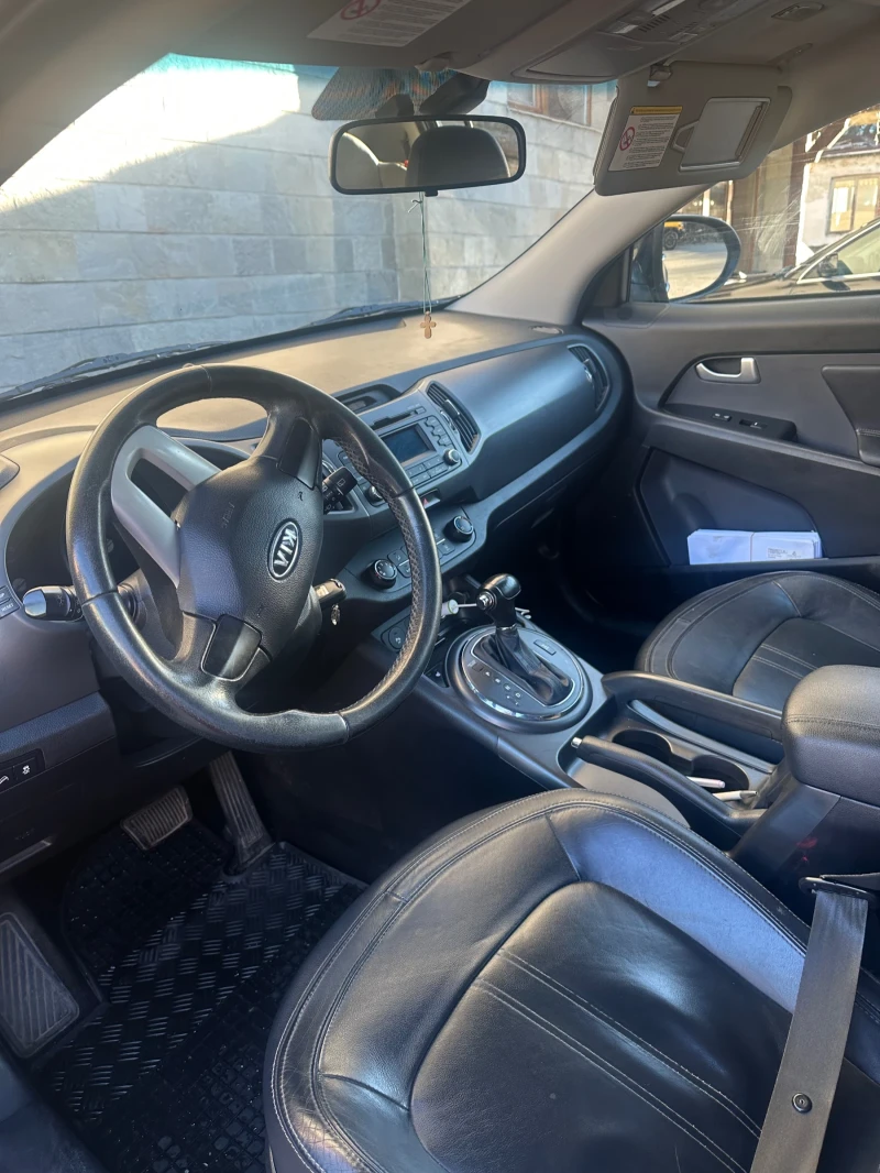 Kia Sportage, снимка 8 - Автомобили и джипове - 48386349