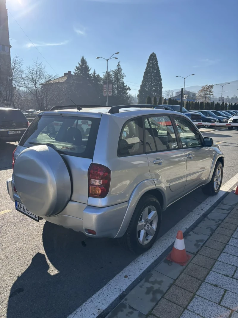 Toyota Rav4, снимка 4 - Автомобили и джипове - 48390918