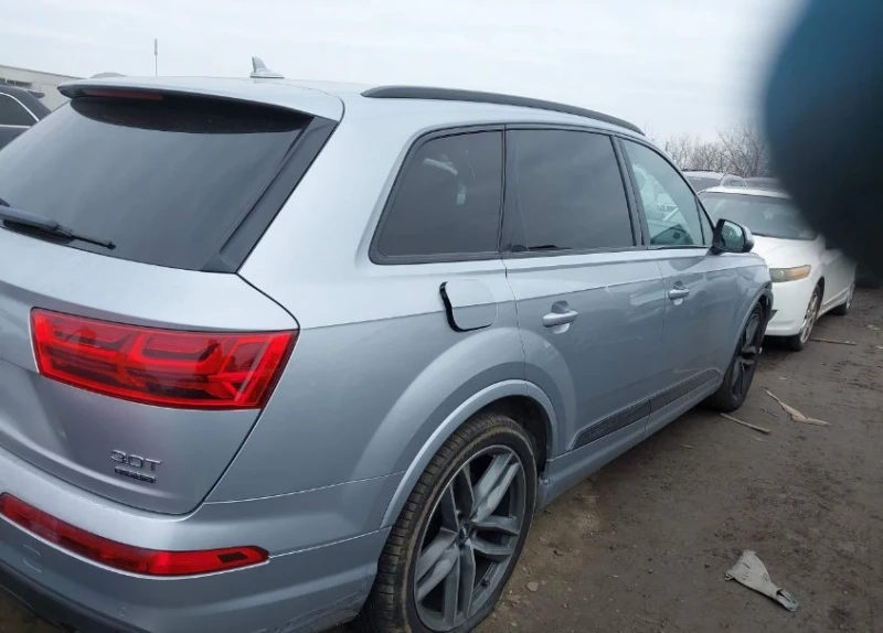 Audi Q7 QUATTRO* PREMIUM* ПЪЛНА СЕРВИЗНА ИСТОРИЯ! , снимка 6 - Автомобили и джипове - 49285637