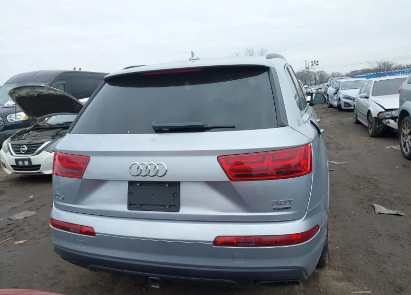 Audi Q7 QUATTRO* PREMIUM* ПЪЛНА СЕРВИЗНА ИСТОРИЯ! , снимка 5 - Автомобили и джипове - 49285637