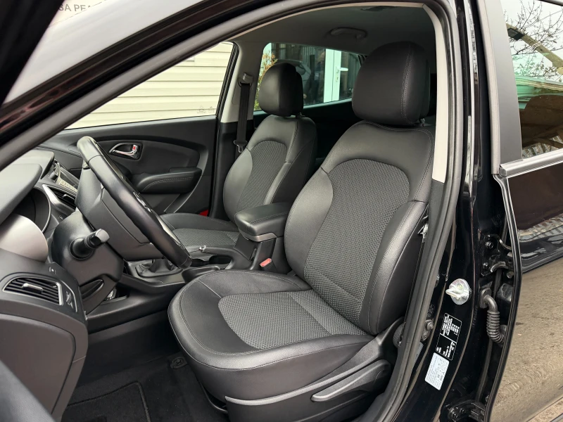 Hyundai IX35 2.0i-163к.с.* 4x4* С ПЪЛНА СЕРВИЗНА ИСТОРИЯ, снимка 9 - Автомобили и джипове - 52665522
