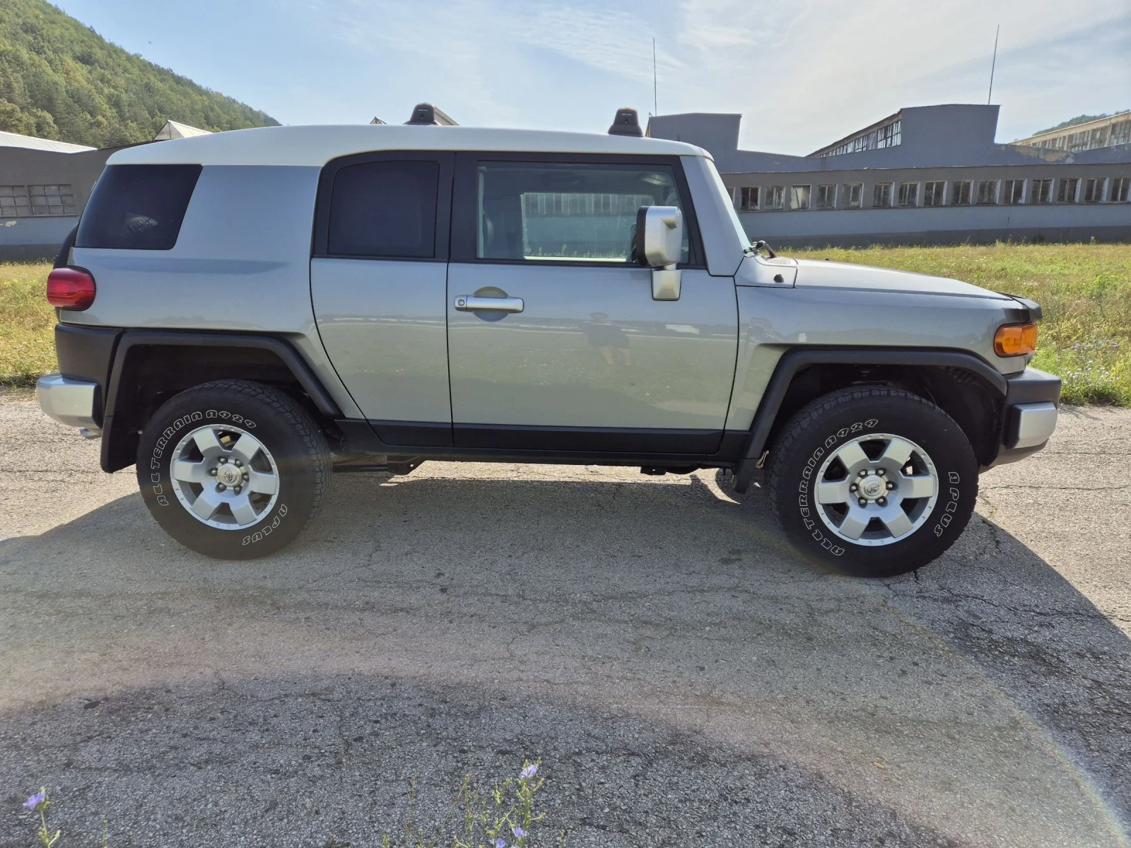 Toyota Fj cruiser 4.0 Ръчни Скорости 2010 - изображение 4