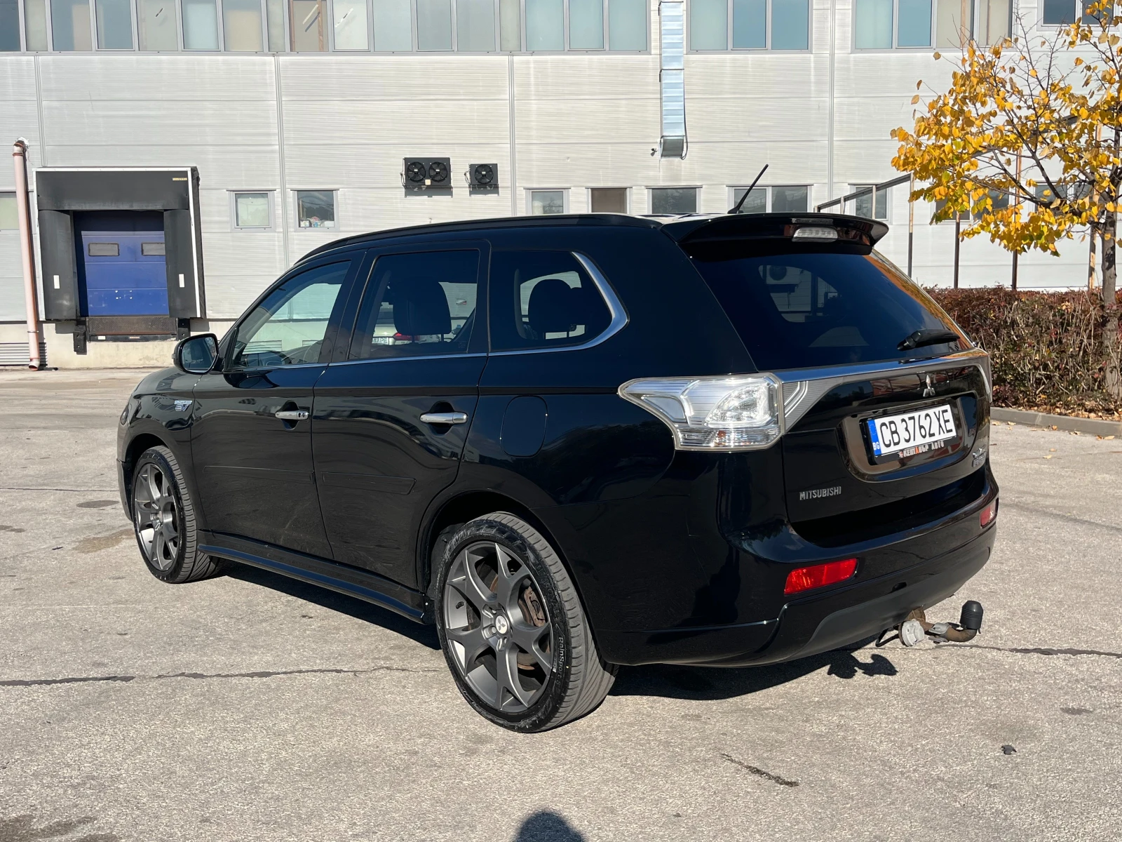 Mitsubishi Outlander 2.0i Hybrid - изображение 3