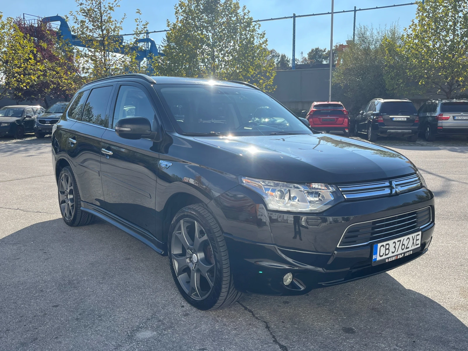 Mitsubishi Outlander 2.0i Hybrid - изображение 6