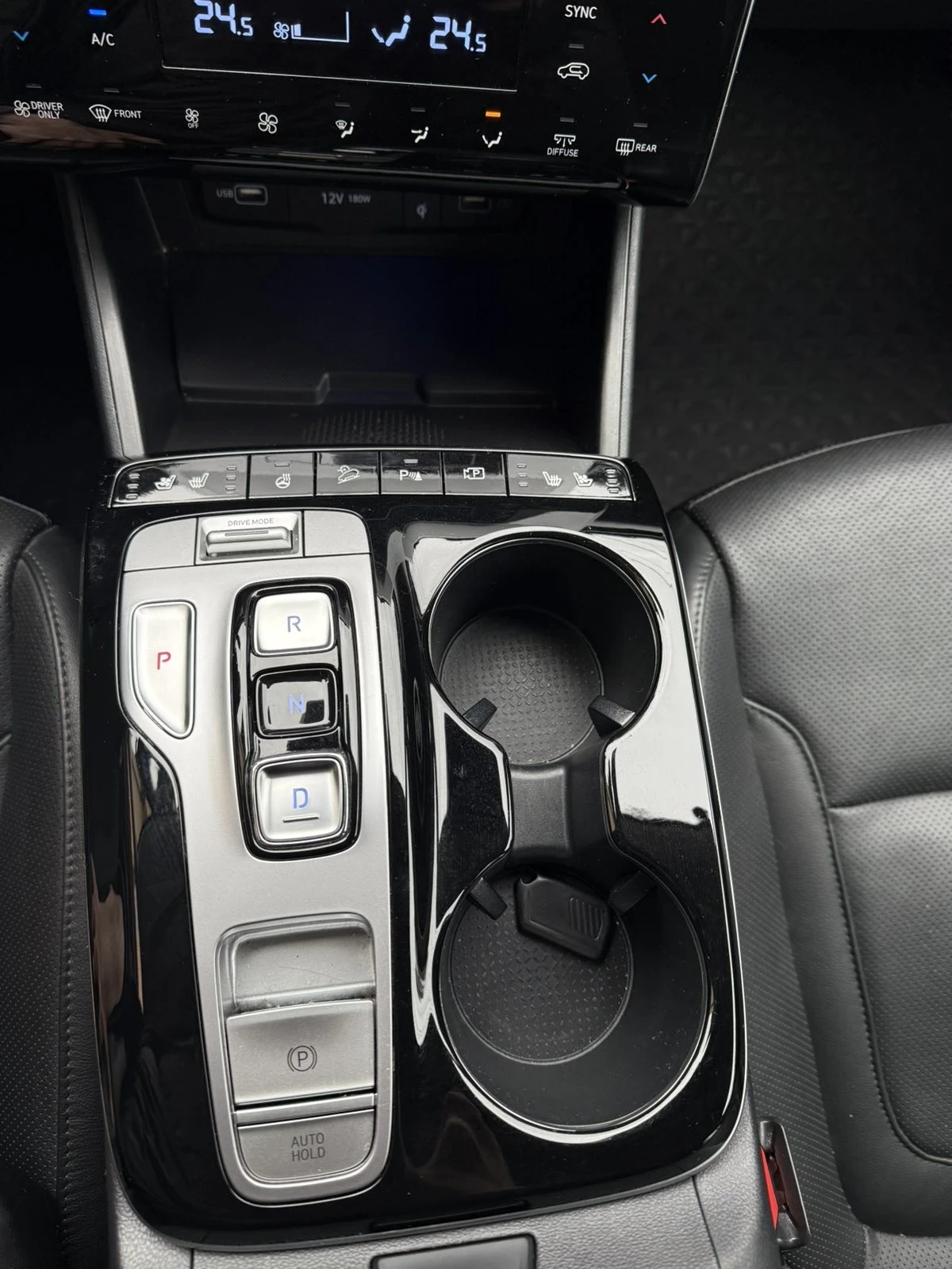 Hyundai Tucson  NX4 Hibrid Premium, снимка 9 - Автомобили и джипове - 53979032