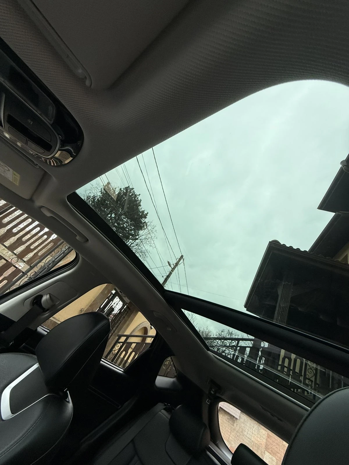 Hyundai Tucson  NX4 Hibrid Premium, снимка 12 - Автомобили и джипове - 53979032