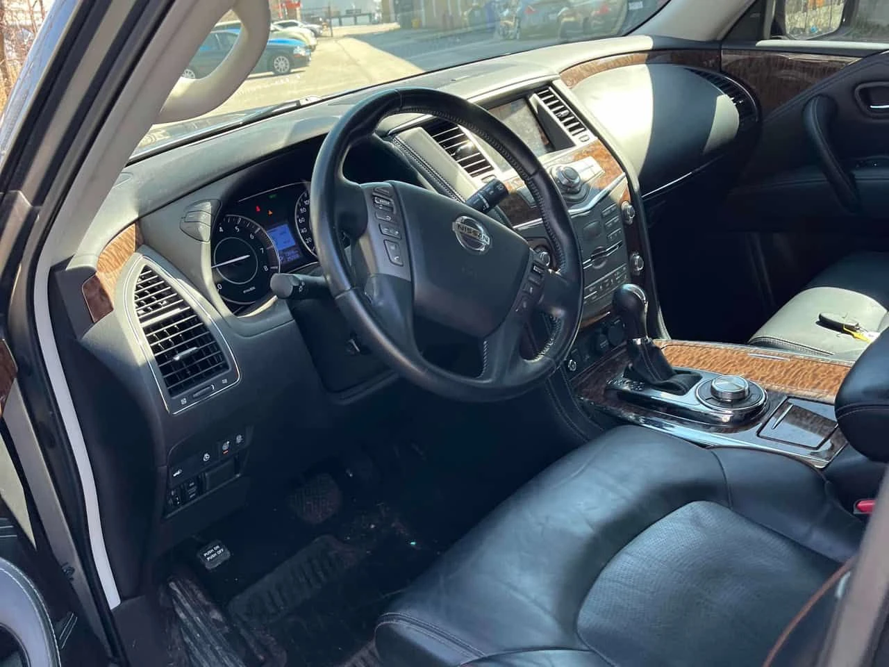 Nissan Armada * 4x4 Platinum * 2 �����* PANO* KEYLESS* �������*  | Mobile.bg � ����������� 5