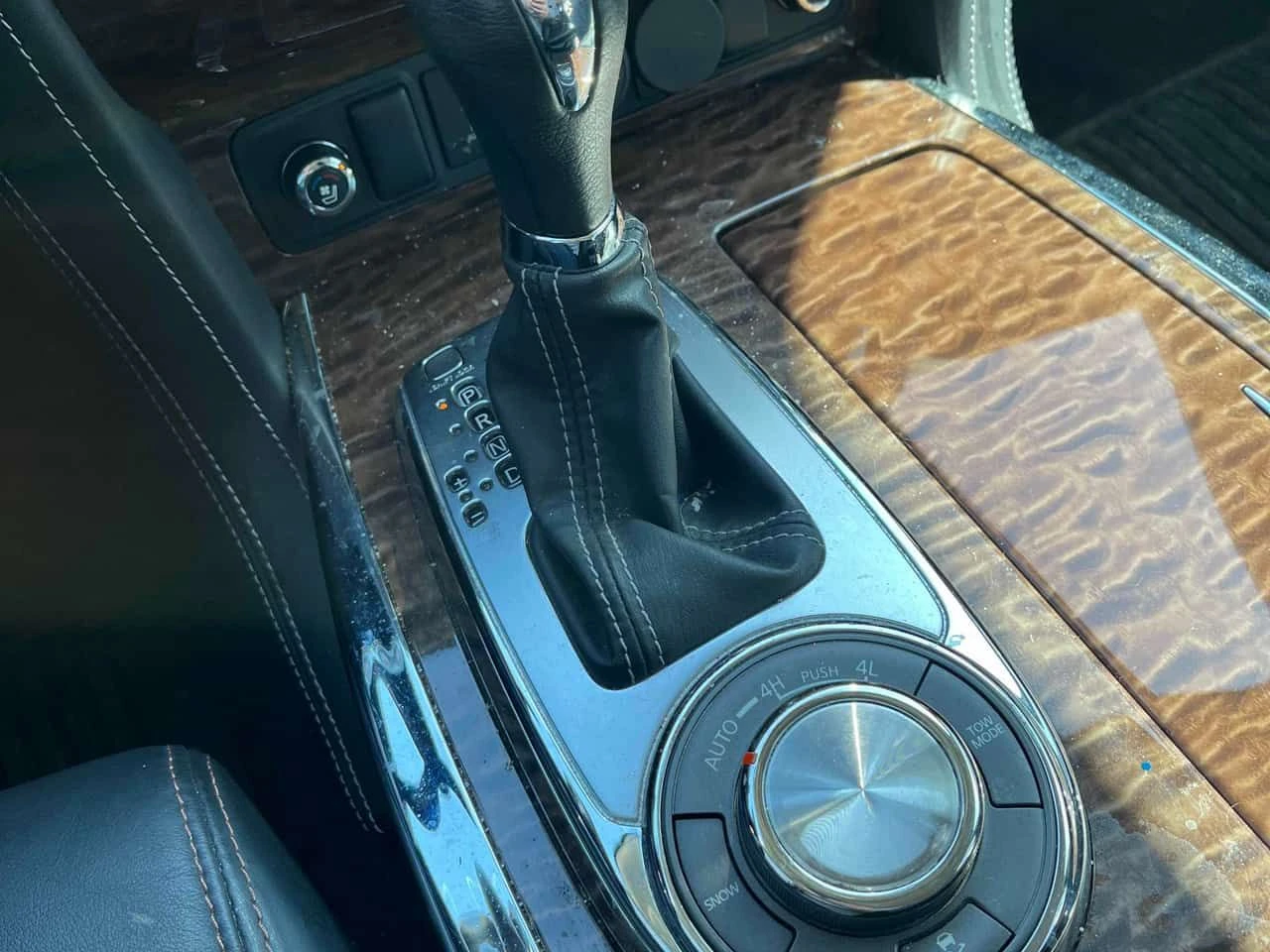 Nissan Armada * 4x4 Platinum * 2 �����* PANO* KEYLESS* �������*  | Mobile.bg � ����������� 9