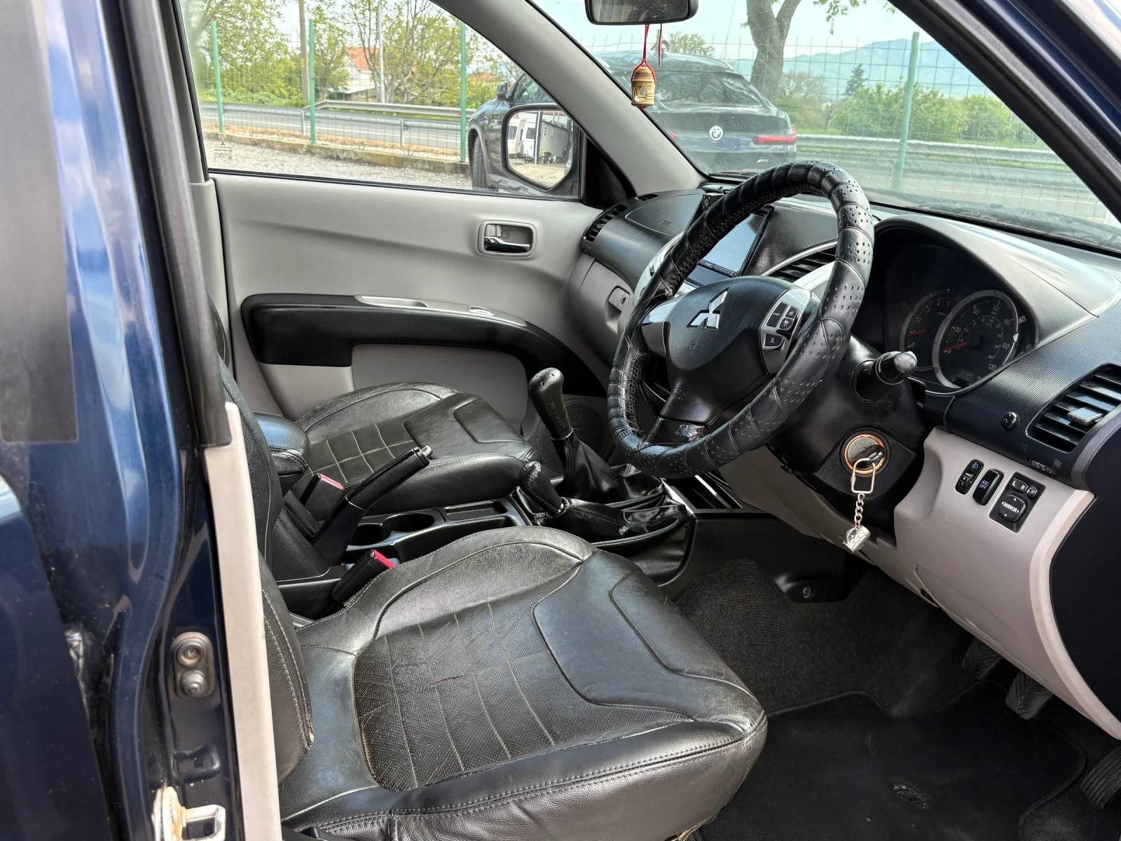 Mitsubishi L200, снимка 12 - Автомобили и джипове - 54444626