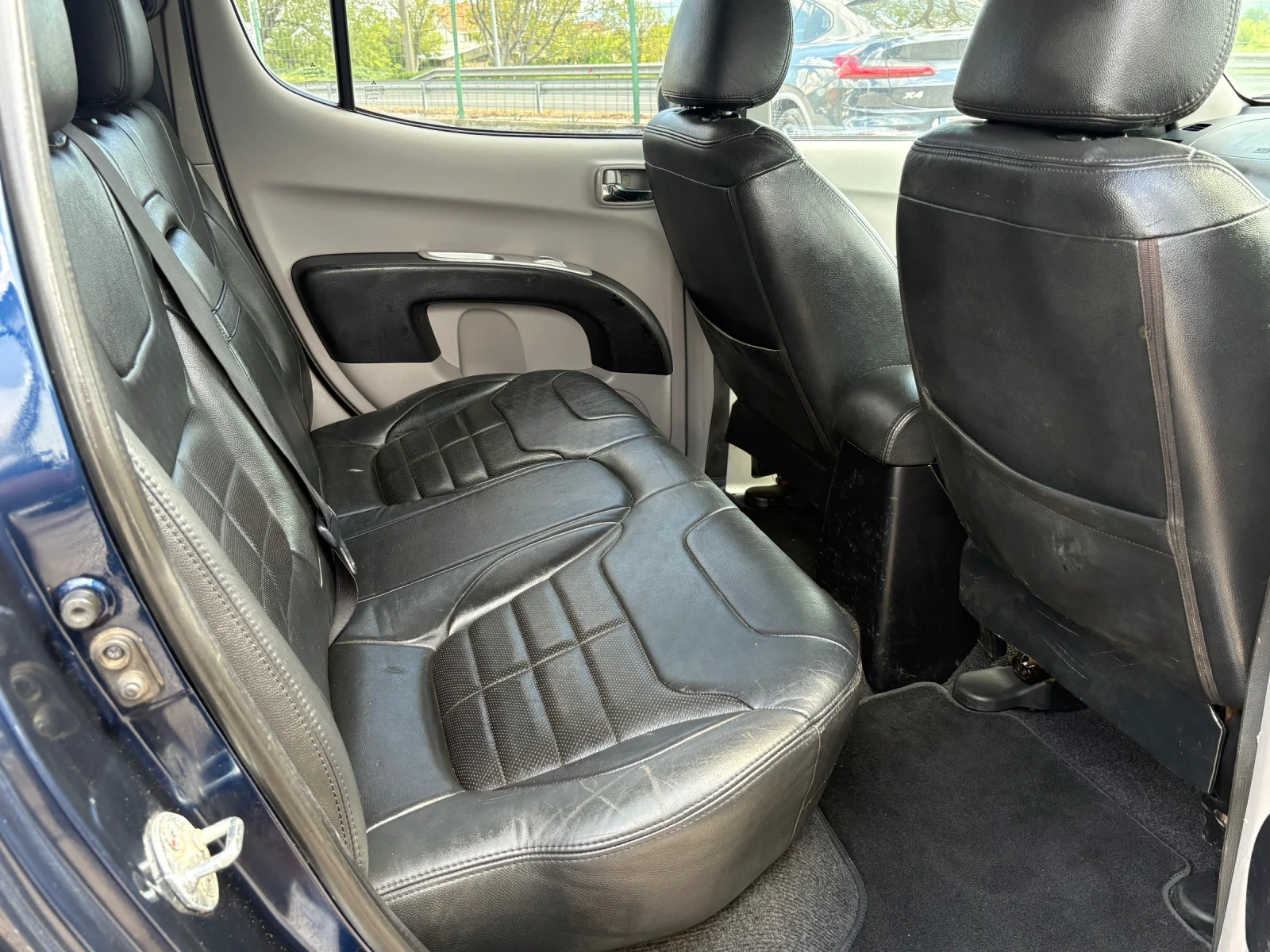 Mitsubishi L200, снимка 11 - Автомобили и джипове - 54444626