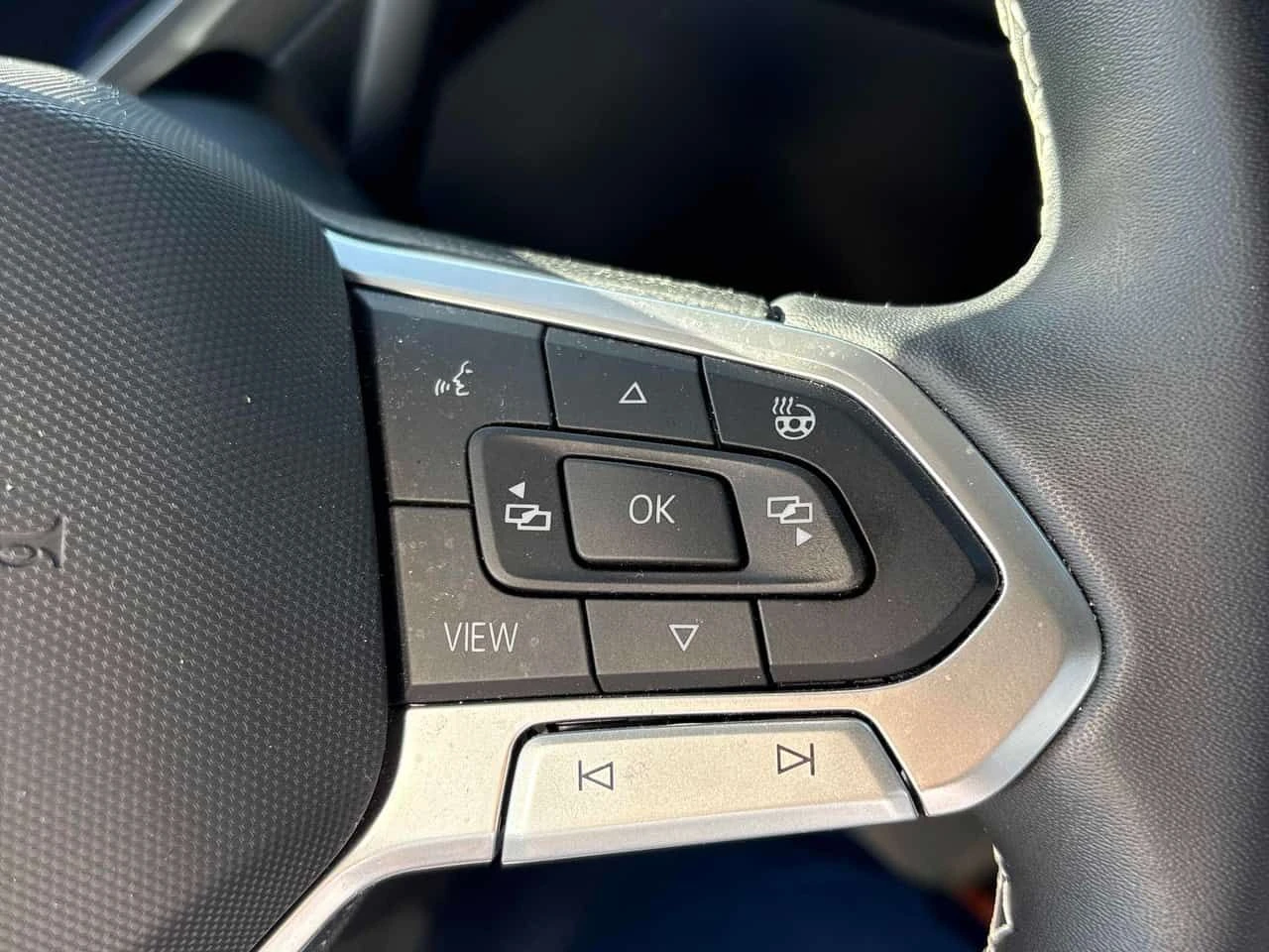 VW Tiguan Comfortline / 4MOTION / CAMERA / ПОДГРЕВИ /ЛИЗИНГ , снимка 17 - Автомобили и джипове - 54651354
