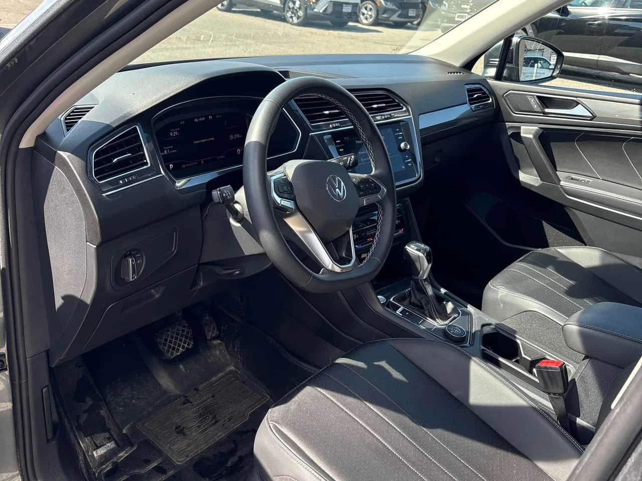 VW Tiguan Comfortline / 4MOTION / CAMERA / ПОДГРЕВИ /ЛИЗИНГ , снимка 5 - Автомобили и джипове - 54651354