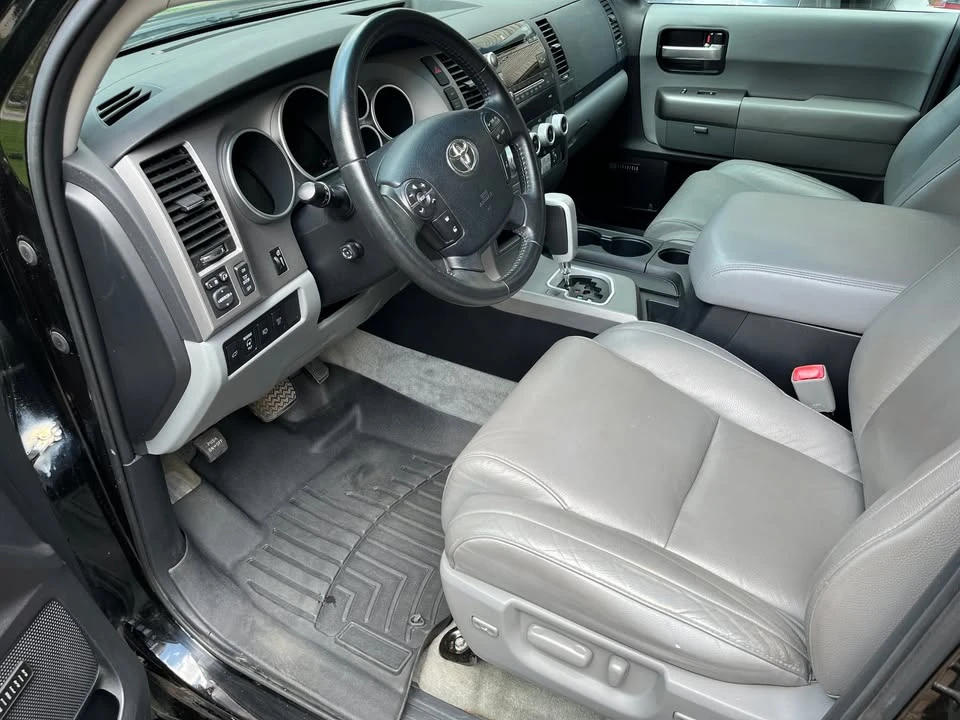 Toyota Sequoia * Limited* АВТОКРЕДИТ БЕЗ ПЪРВОНАЧАЛНА ВНОСКА* , снимка 5 - Автомобили и джипове - 55778947