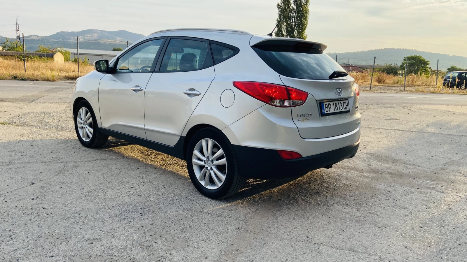 Hyundai IX35 Перфектен 2.0 CRDi - 4x4 - 136 конски сили, снимка 7 - Автомобили и джипове - 56162246