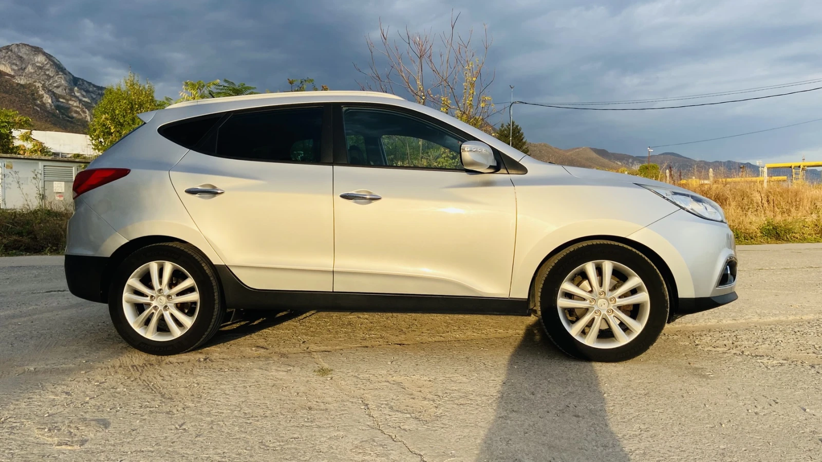 Hyundai IX35 Перфектен 2.0 CRDi - 4x4 - 136 конски сили, снимка 6 - Автомобили и джипове - 56162246