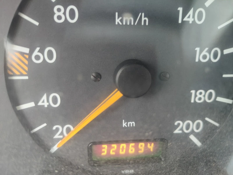 Mercedes-Benz Sprinter 208 208д, снимка 3 - Бусове и автобуси - 52477859