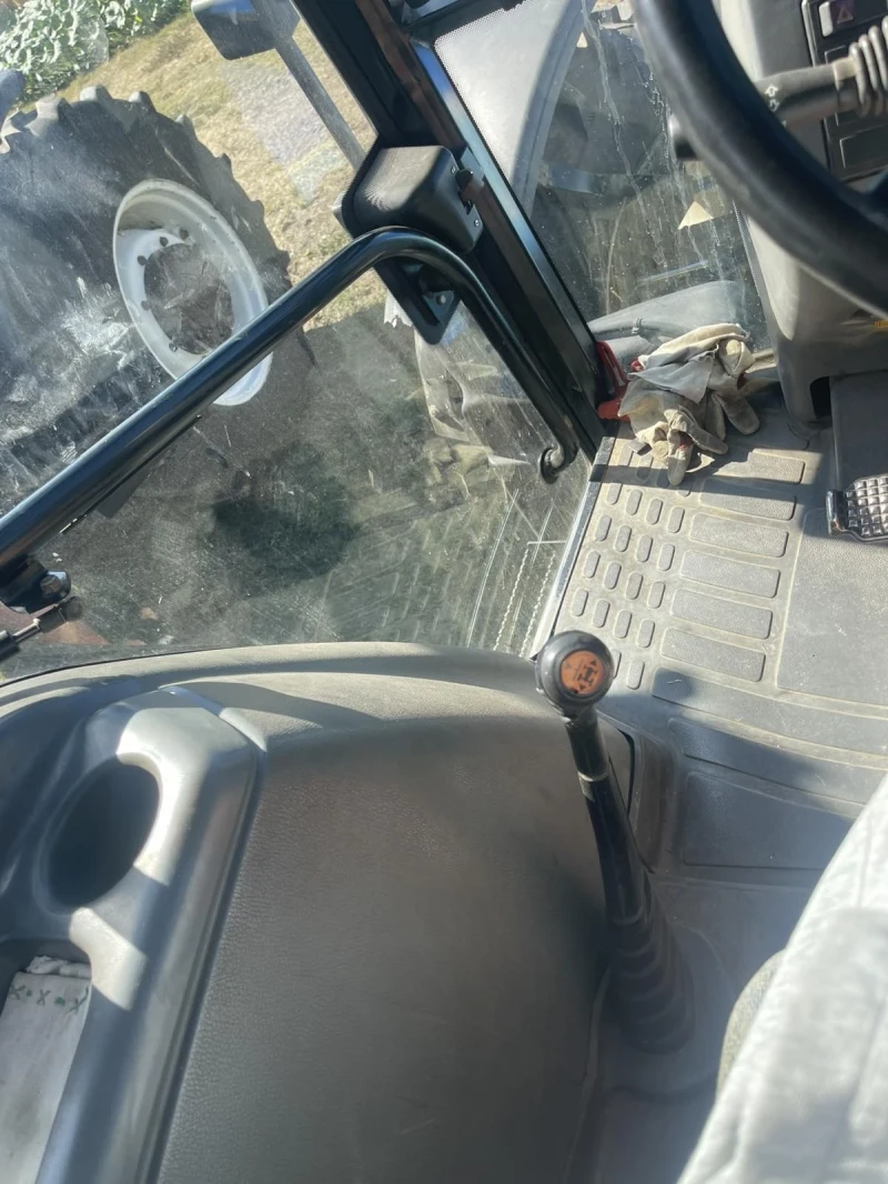 Трактор New Holland TL100 A, снимка 3 - Селскостопанска техника - 52676926