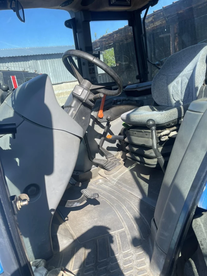 Трактор New Holland TL100 A, снимка 4 - Селскостопанска техника - 52676926