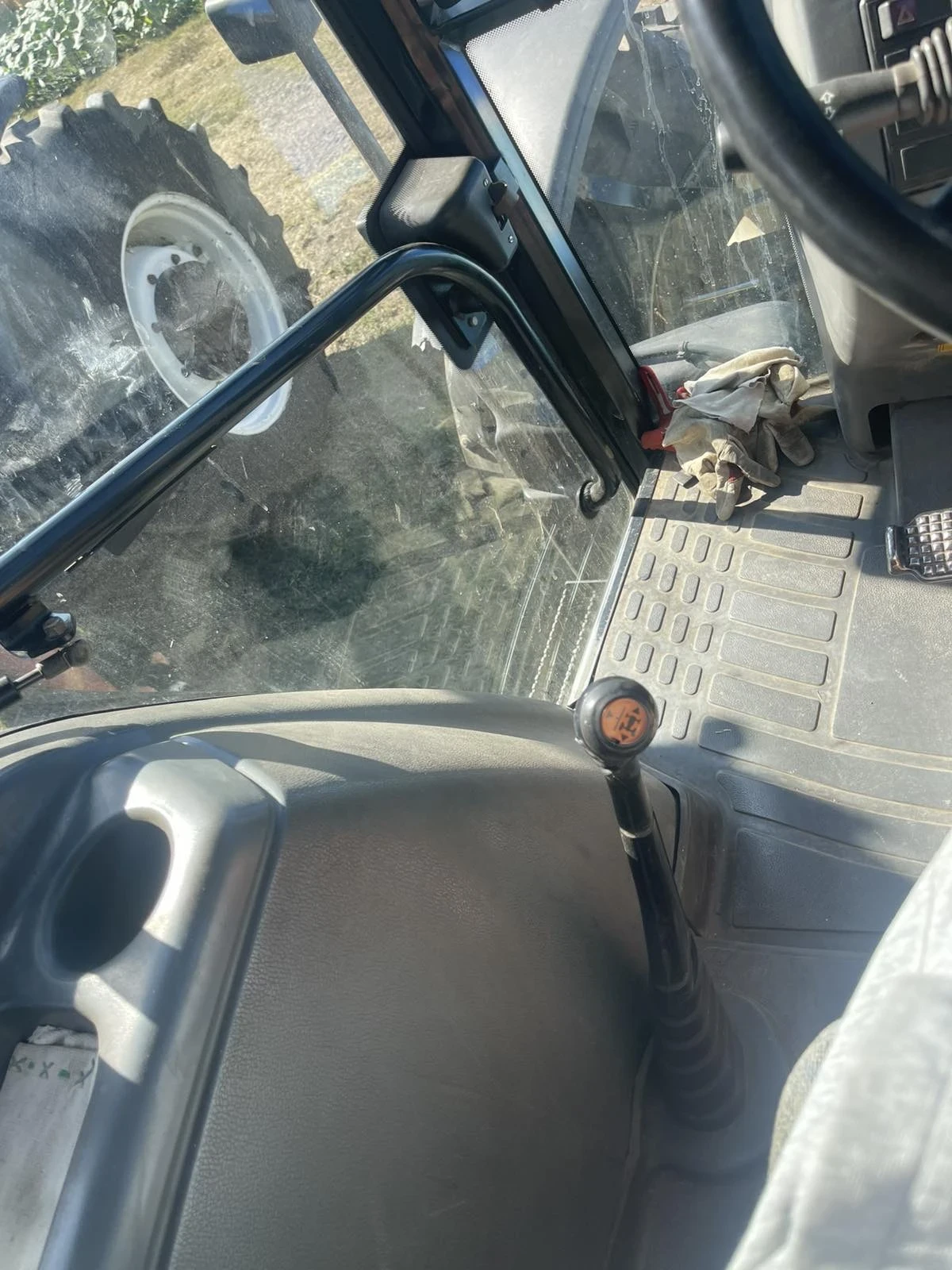 Трактор New Holland TL100 A - изображение 3