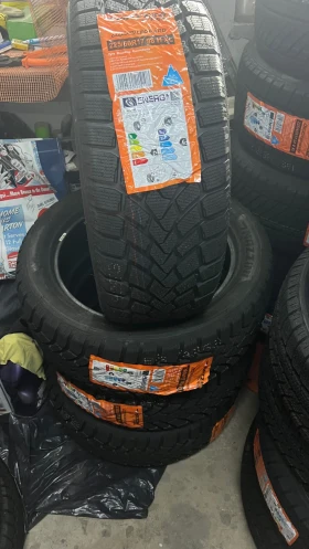 Гуми Зимни 225/50R17, снимка 1
