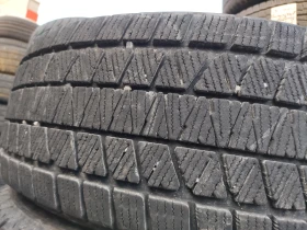 Гуми Зимни 245/65R17, снимка 1 - Гуми и джанти - 48979524