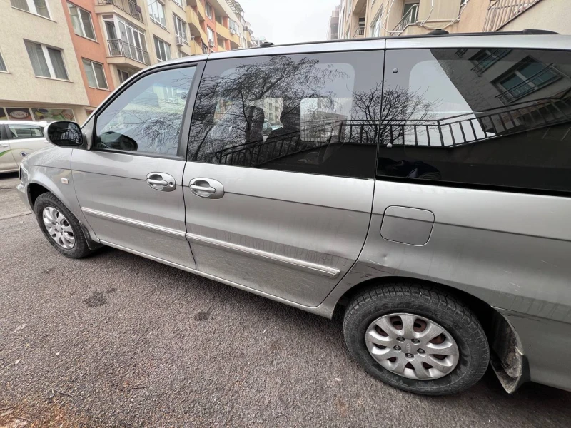 Kia Carnival, снимка 3 - Автомобили и джипове - 48600806