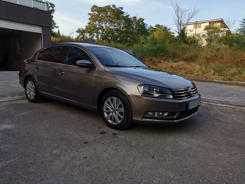 VW Passat, снимка 5 - Автомобили и джипове - 49328931